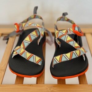 NWOT CHACO | Z/1 Ecotread Triangle Angora